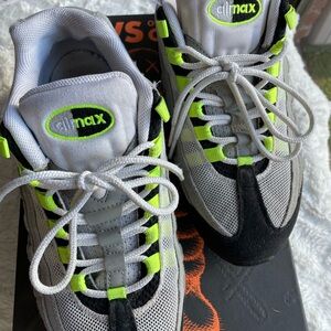 Size 7.5M - Nike Air Max 95 OG Neon